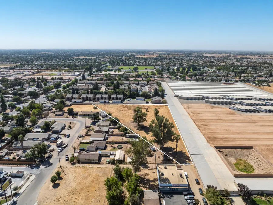 5595 W Shaw Avenue, Fresno, CA 93722 - #3