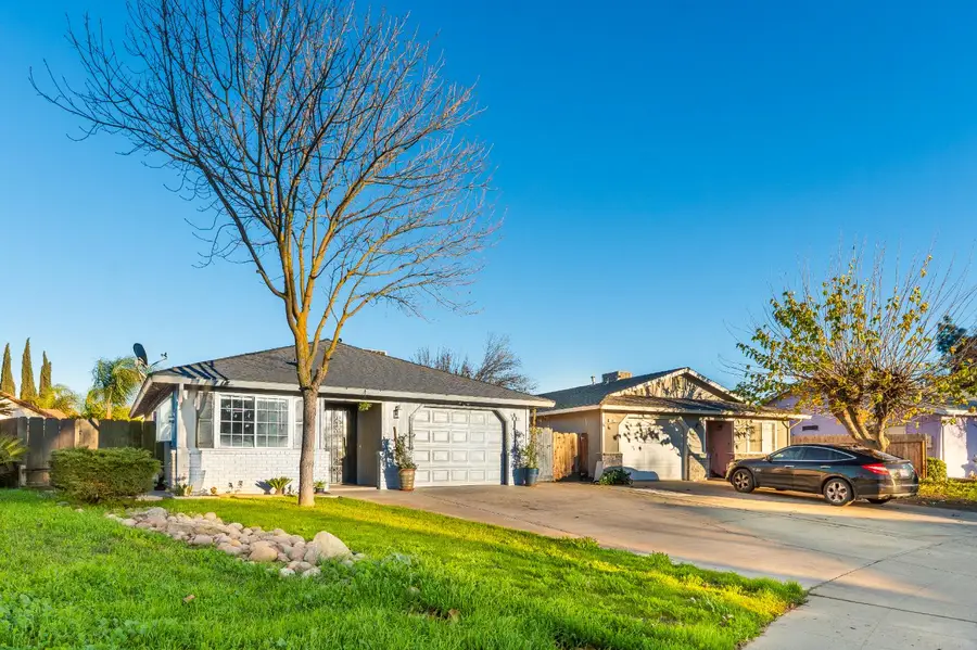 601 Oakridge Drive, Madera, CA 93637 - Image #2