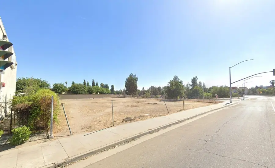 2948 Tulare, Fresno, CA 93721 - Image #2