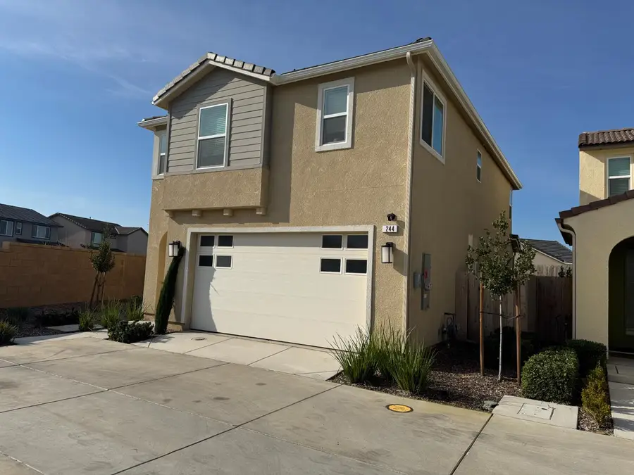 244 Arbor Drive S, Madera, CA 93636 - Image #2