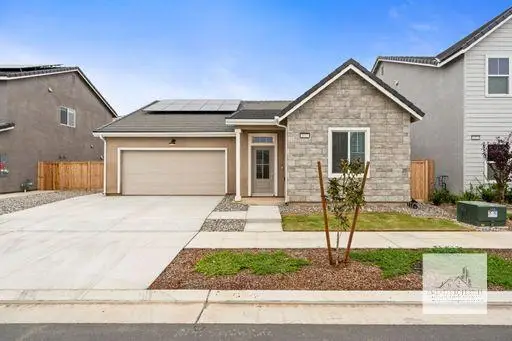 1017 Springtime Avenue, Clovis, CA 93619