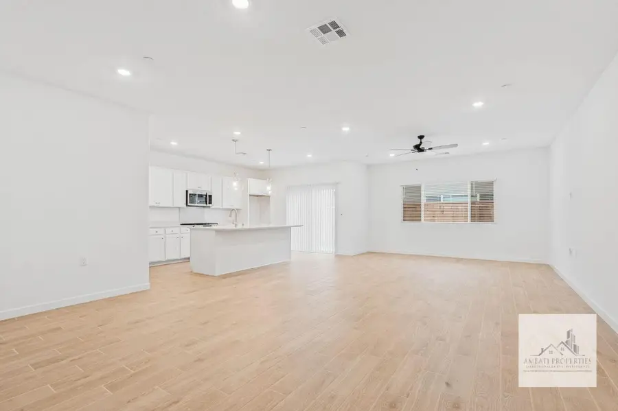 1017 Springtime Avenue, Clovis, CA 93619 - Image #2