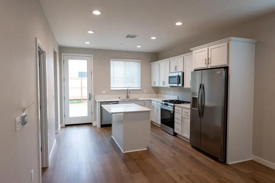 801 Laina Avenue, Madera, CA 93636 - Image #3