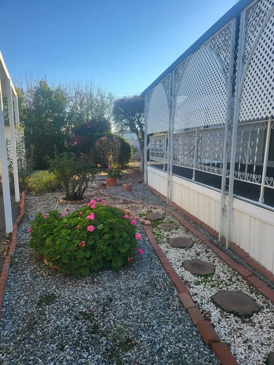 336 E Alluvial Avenue #SPC 4, Fresno, CA 93720 - Image #2