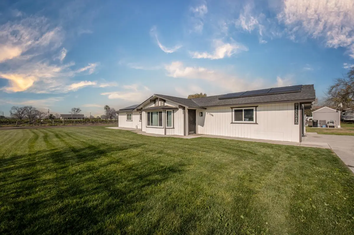 21096 E Weldon Avenue, Sanger, CA 93657 - Image #1