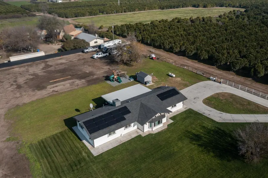 21096 E Weldon Avenue, Sanger, CA 93657 - Image #2