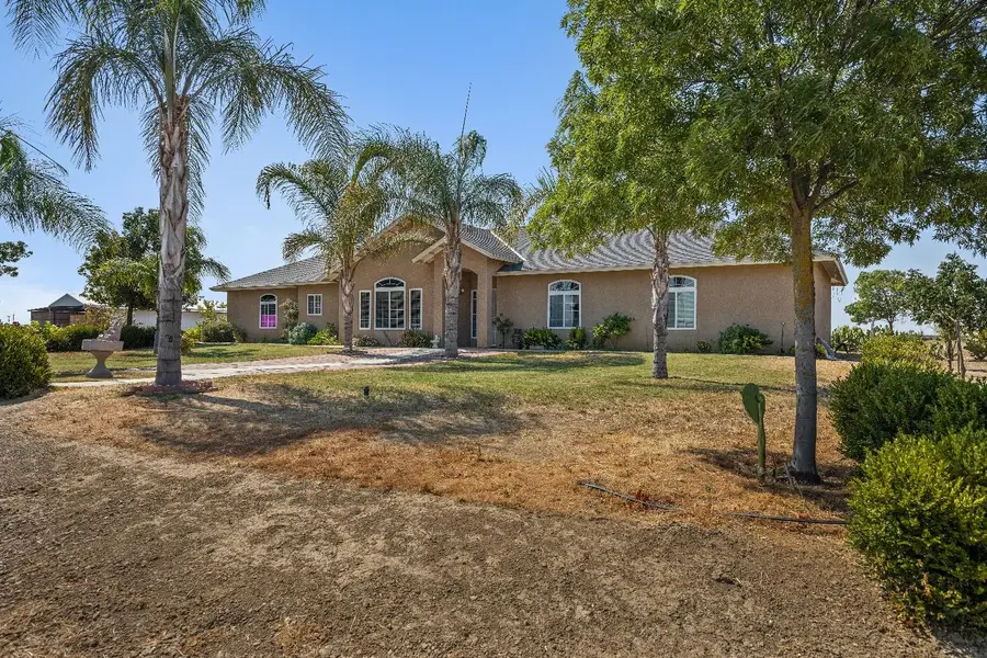 14193 W Mt Whitney Avenue, Five Points, CA 93624 - Image #2