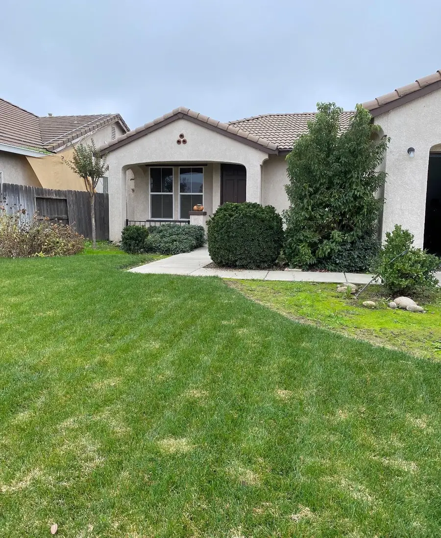 924 Stanford Avenue, Madera, CA 93637 - Image #2