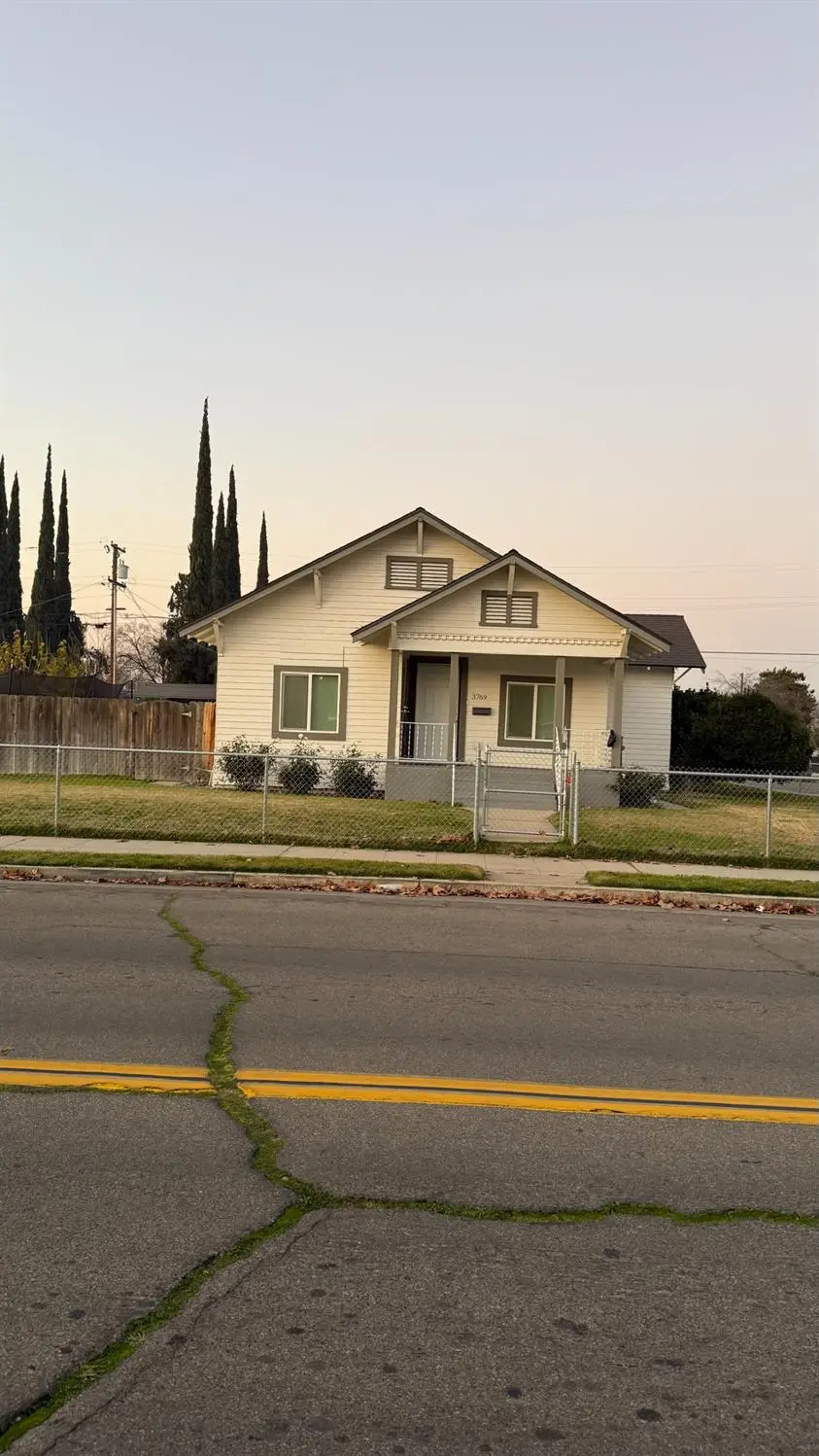 3769 E Mckenzie Avenue, Fresno, CA 93702 - Image #1