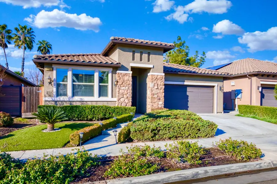 1728 E Green Sage Avenue, Fresno, CA 93730 - Image #2