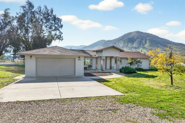 7767 Buckhorn Drive, Sanger, CA 93657