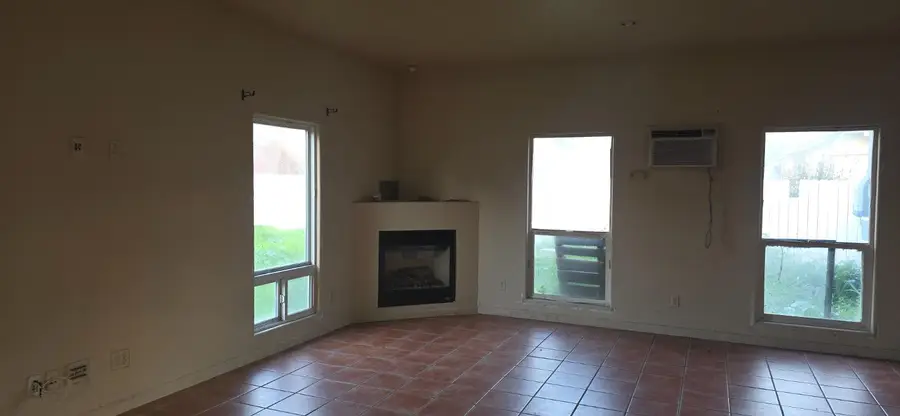 2315 E Santa Ana Avenue, Fresno, CA 93726 - #3