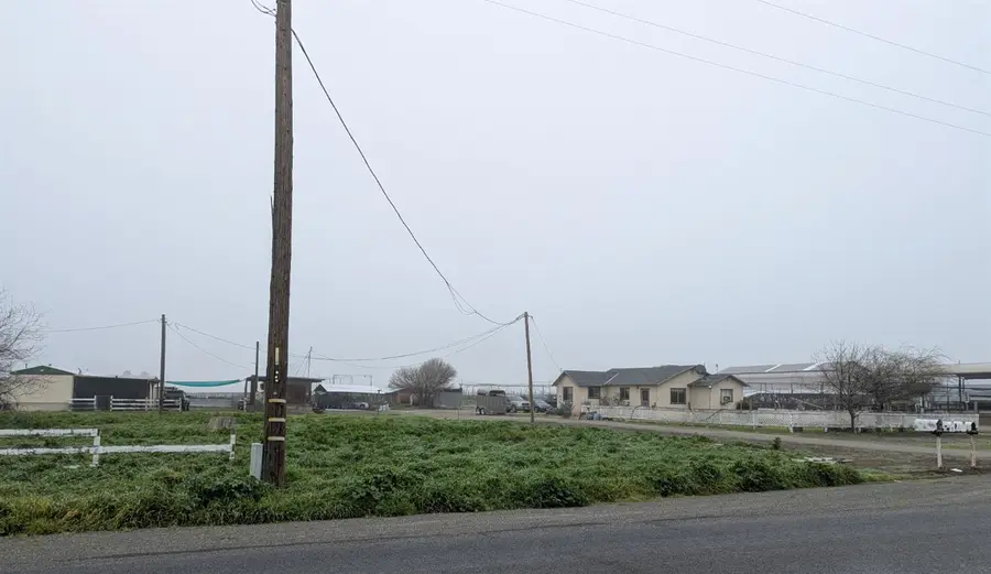 21075 19th Avenue, Stratford, CA 93266 - Image #2