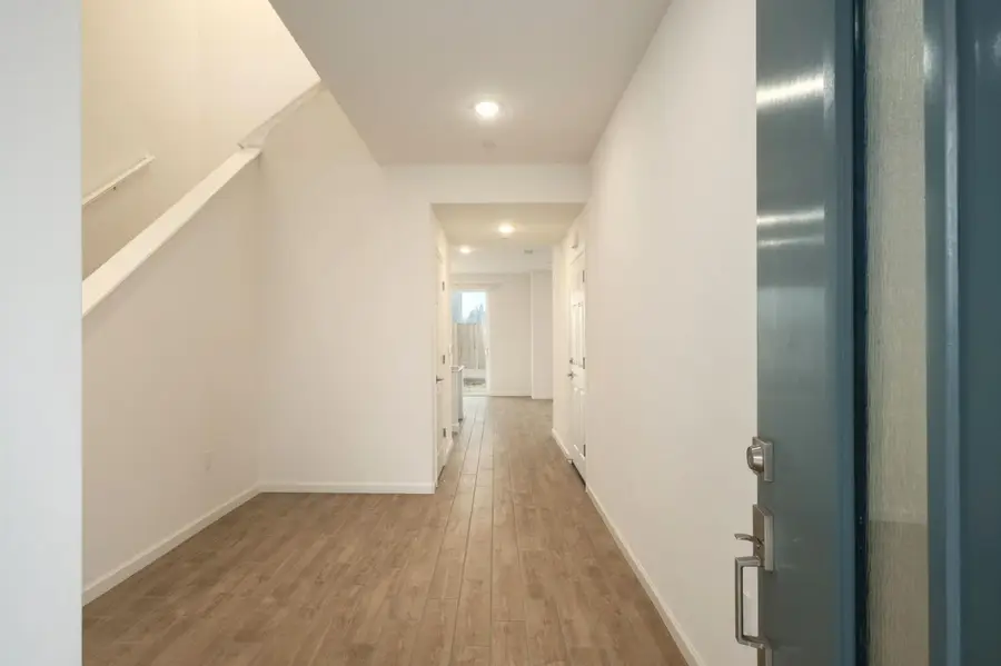 1923 N Apricot, Fresno, CA 93727 - Image #2