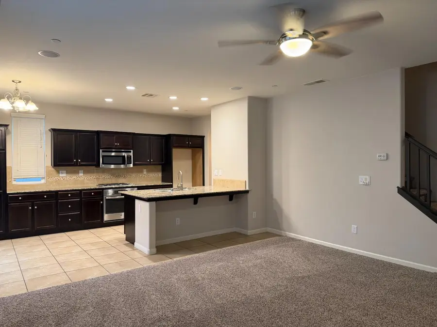 3569 Magnificent Way, Clovis, CA 93619 - Image #3