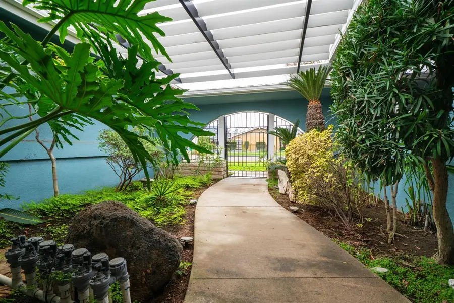 353 W Ellery Way, Fresno, CA 93704 - Image #3