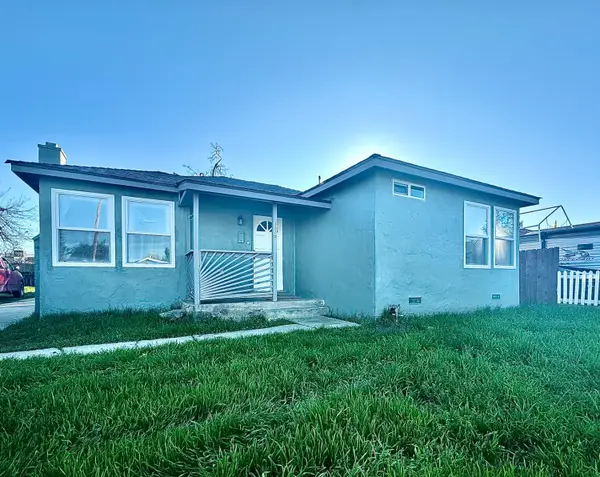 3020 E Hedges Avenue, Fresno, CA 93703