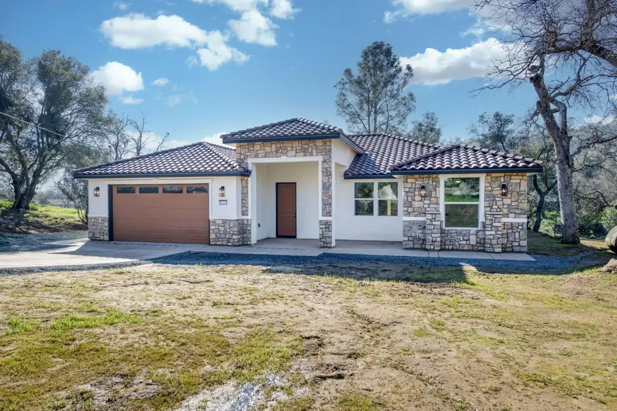 41940 Colt Court, Coarsegold, CA 93614 - Image #2