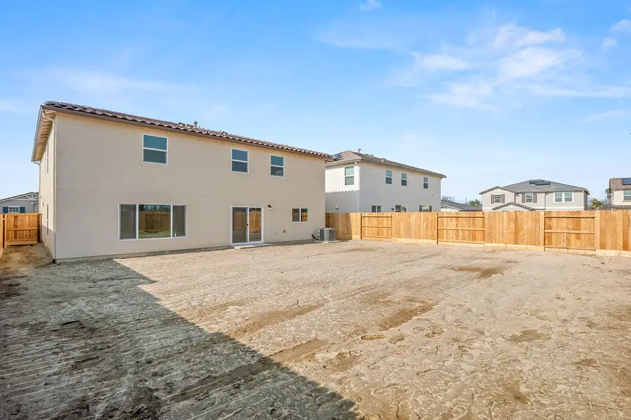 2163 S Terry Avenue, Fresno, CA 93725 - #2