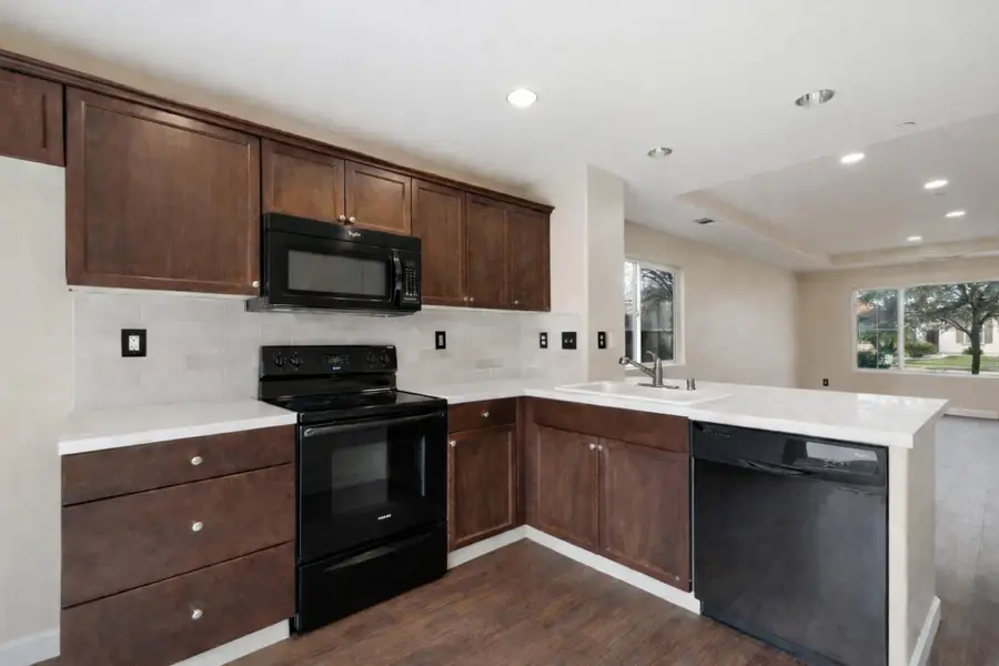 1369 W Burgundy Court, Hanford, CA 93230 - Image #3