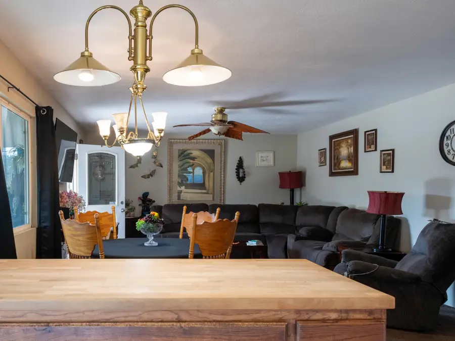 2146 W Dudley Avenue, Fresno, CA 93728 - #3