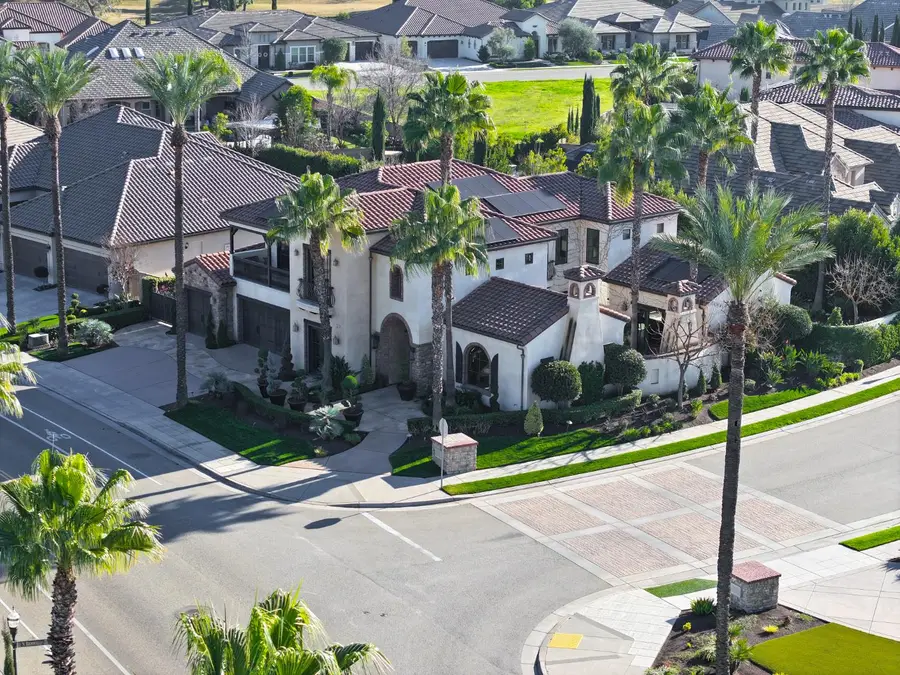 1639 E Clubhouse Drive, Fresno, CA 93730 - Image #3