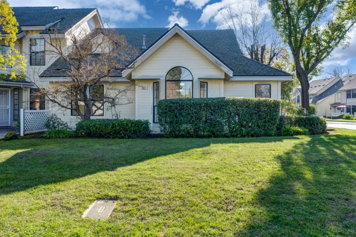 961 E Foxhill Drive, Fresno, CA 93720 - Image #1