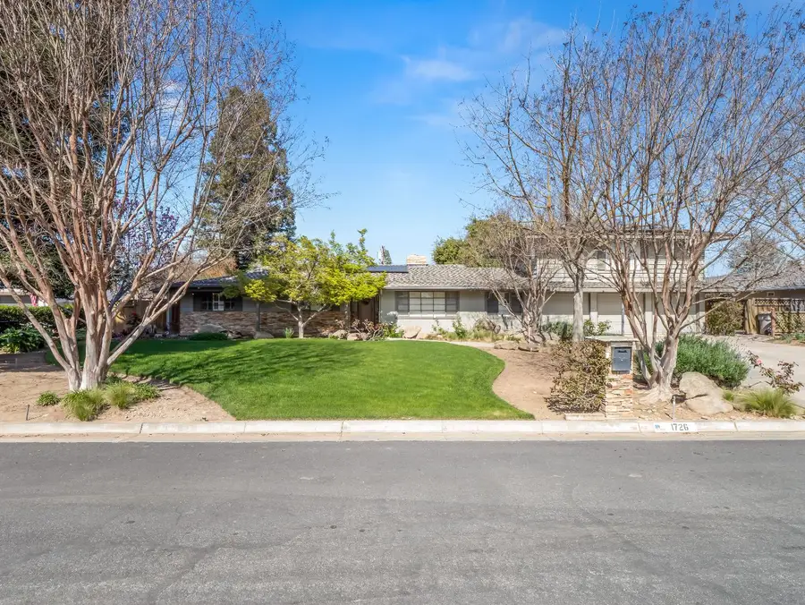 1726 W San Madele Avenue, Fresno, CA 93711 - #2