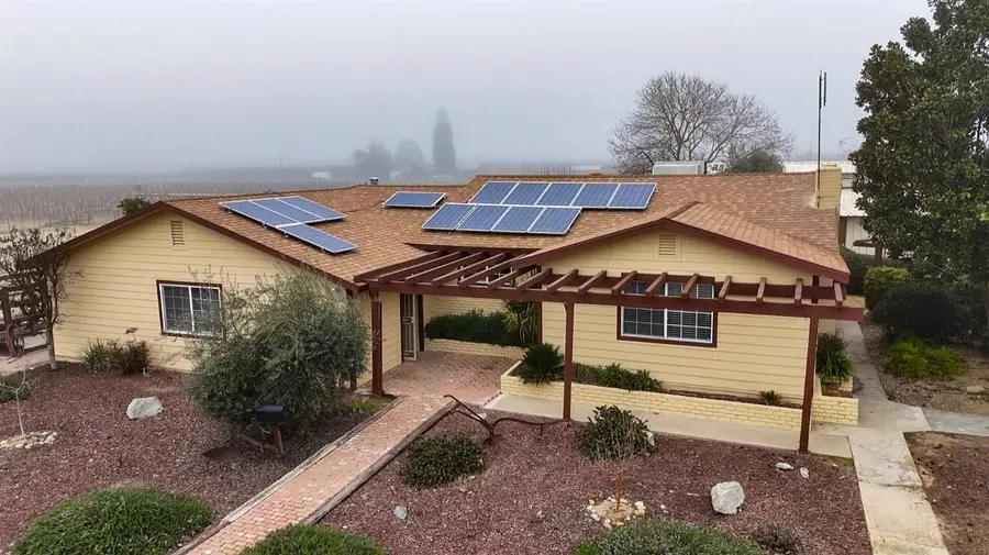 2104 W Magnolia Avenue, Caruthers, CA 93609 - Image #2