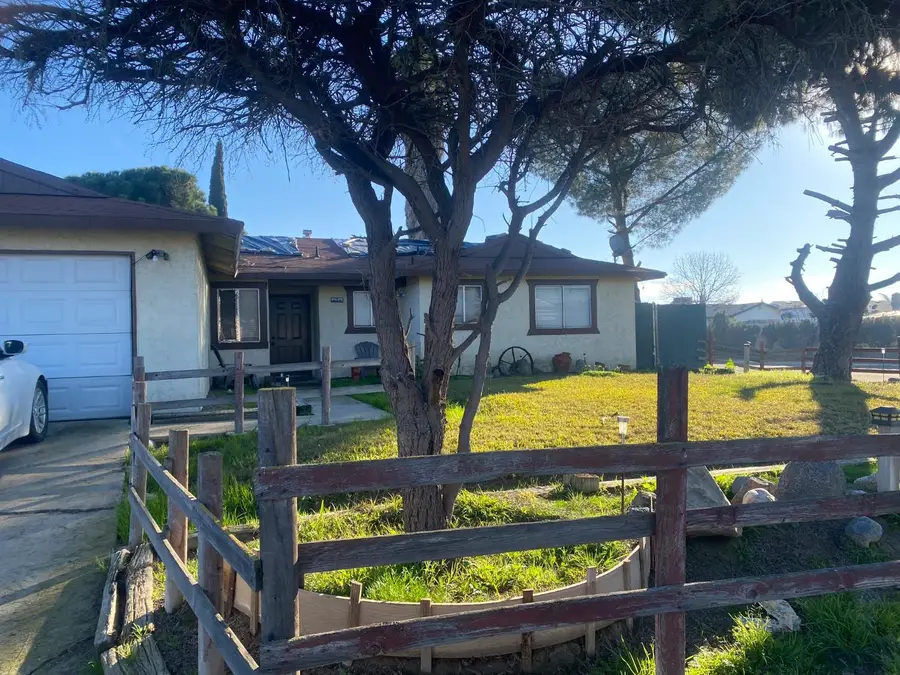 1203 Elm Ct, Hanford, CA 93230 - Image #2