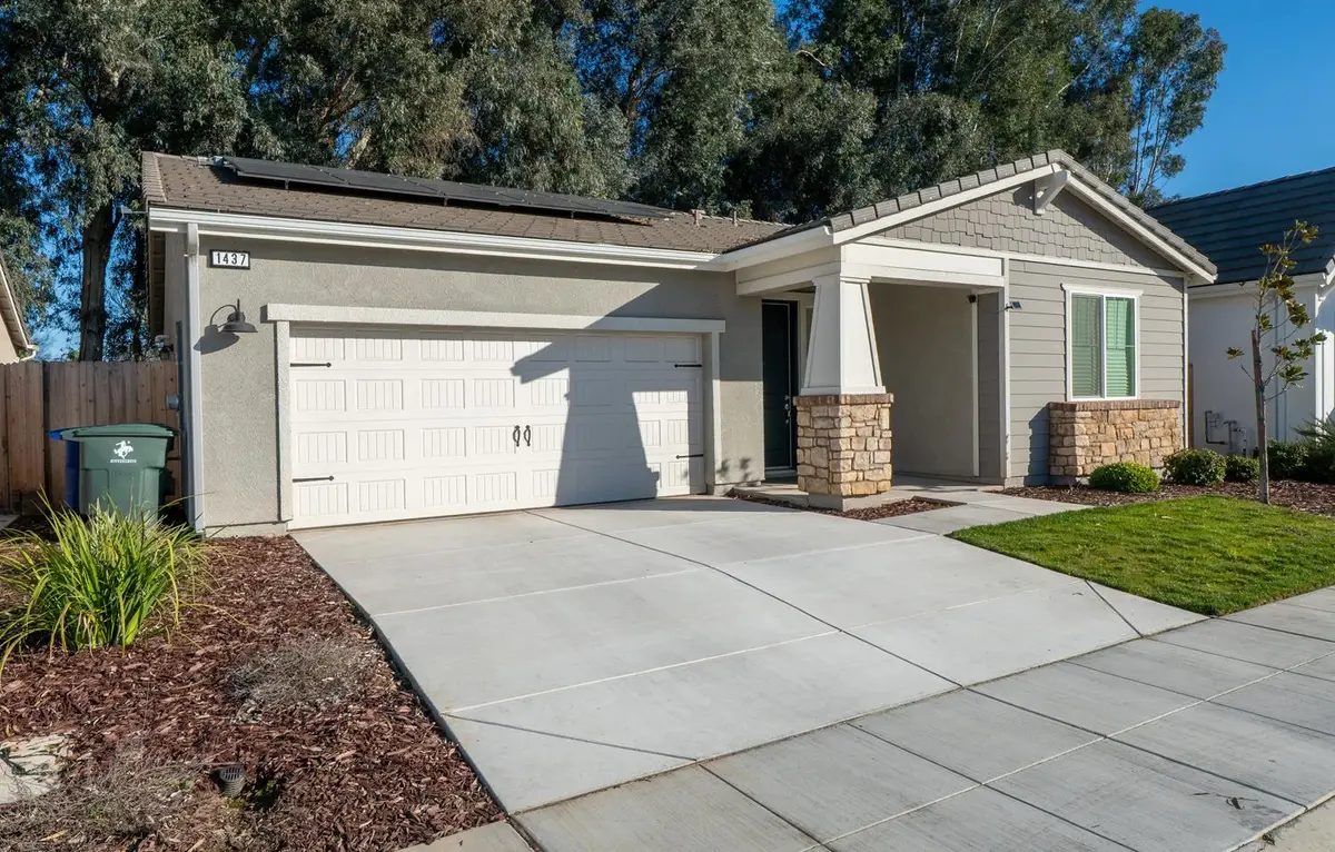 1437 Las Rosas Avenue, Clovis, CA 93619 - Image #1