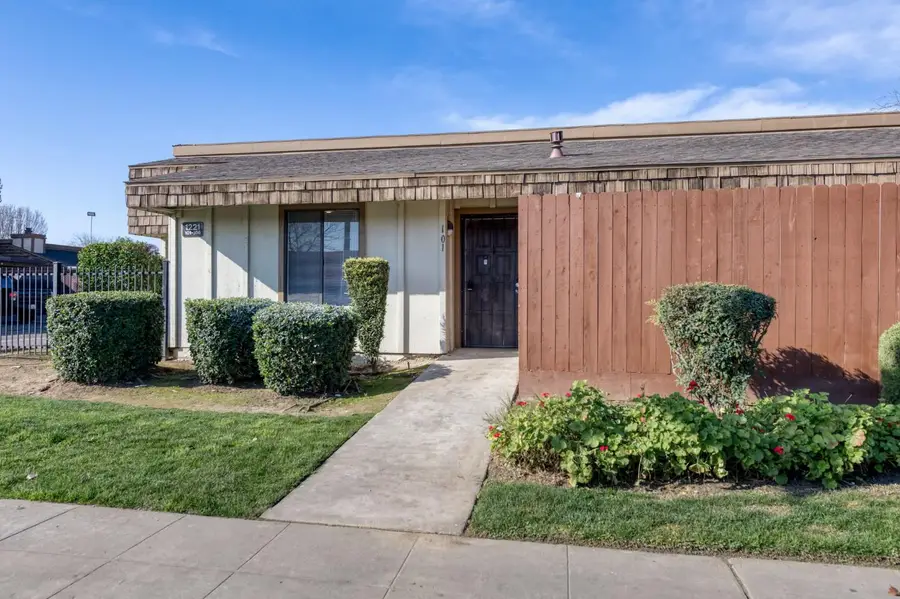 1221 N Peach Avenue #101, Fresno, CA 93727 - #3