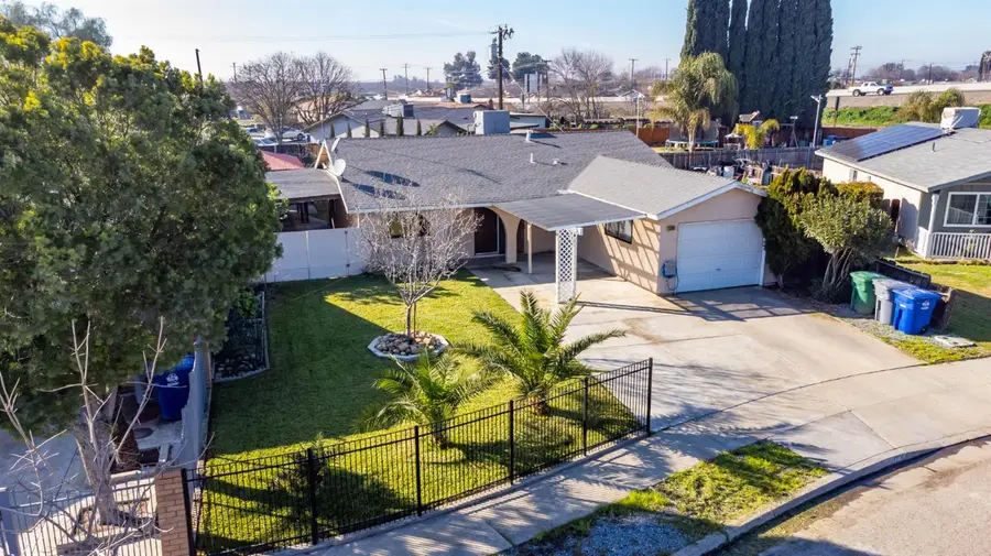 11384 Manzanita Street, Armona, CA 93202 - Image #2