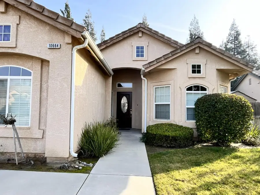 10664 N Ponderosa Drive, Fresno, CA 93730 - Image #2
