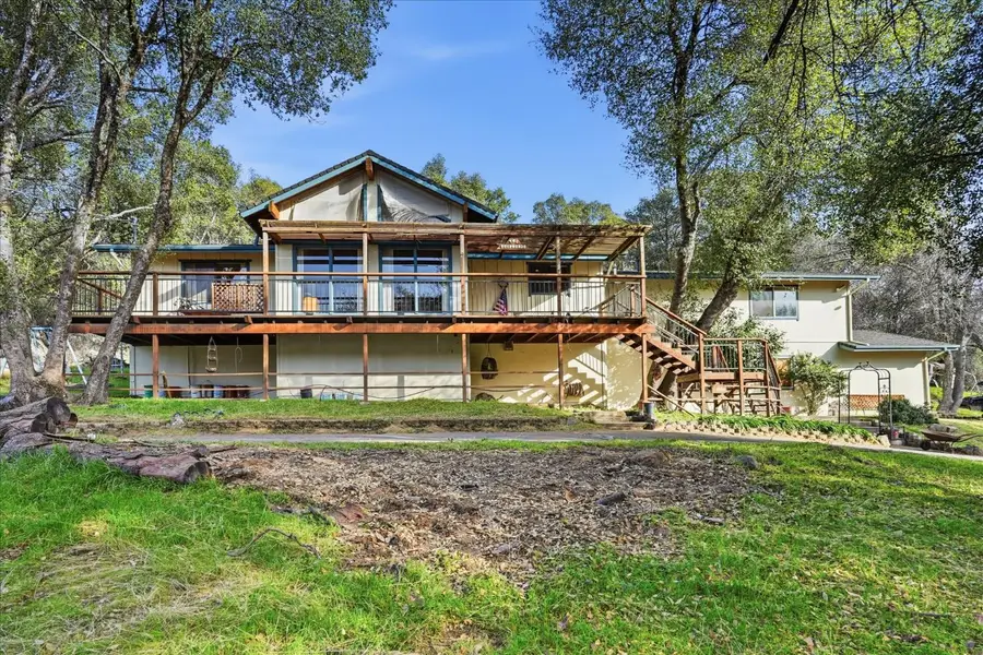 51590 Coyote Ridge Rd, Oakhurst, CA 93644 - Image #2