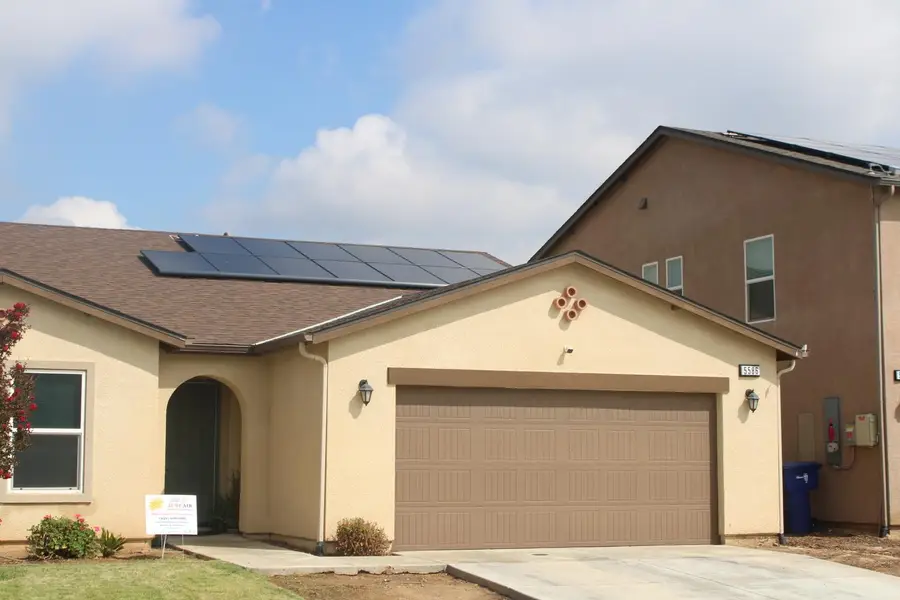 5586 E Saginaw Way, Fresno, CA 93722 - Image #3