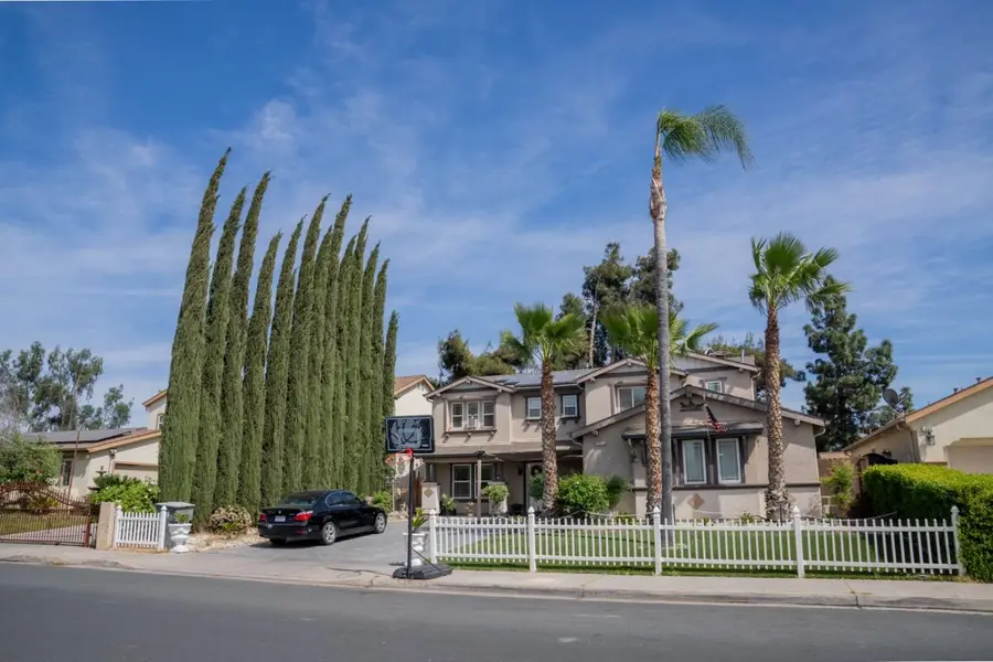 1896 N Forestiere Avenue, Fresno, CA 93722 - #3