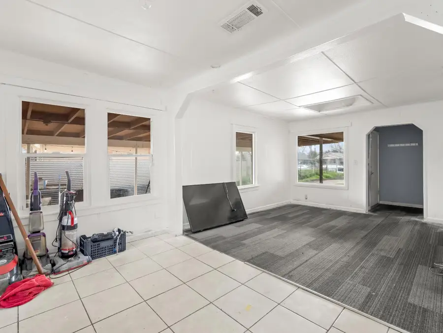 2509 S 10th Street, Fresno, CA 93725 - #3