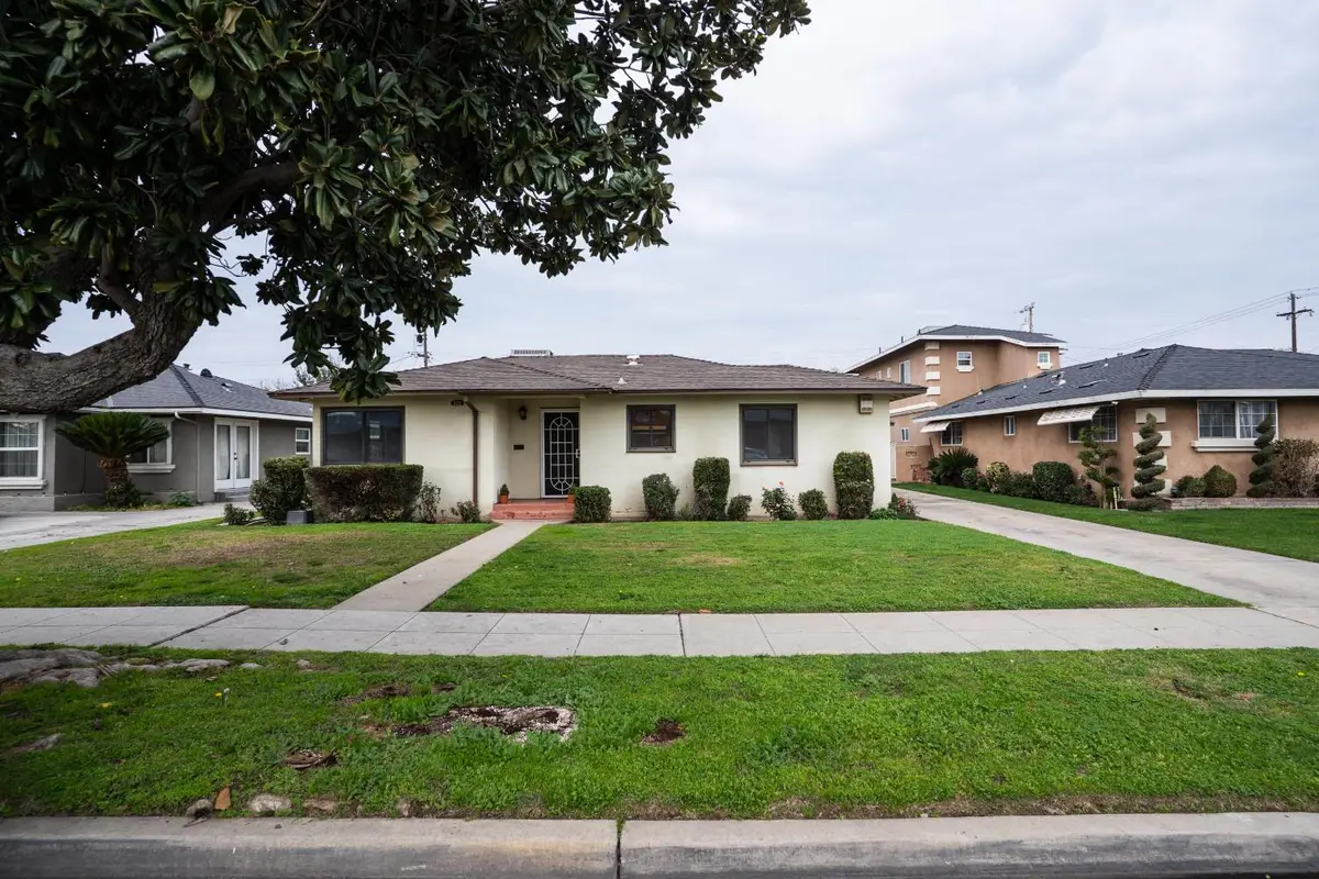 322 W Fountain Way, Fresno, CA 93705 - #1