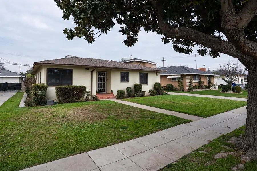 322 W Fountain Way, Fresno, CA 93705 - #3