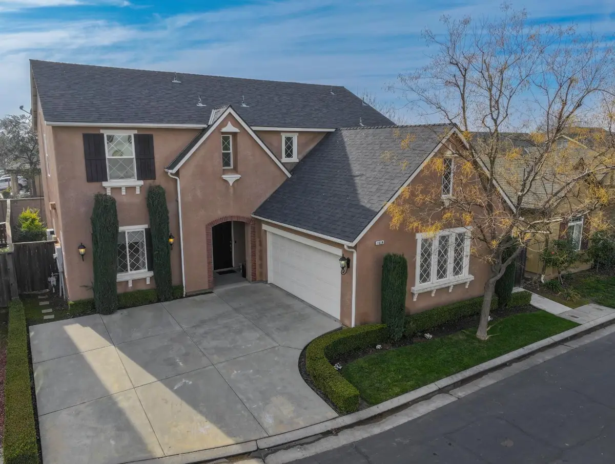 1638 N Mcpherson Lane, Clovis, CA 93619 - Image #1