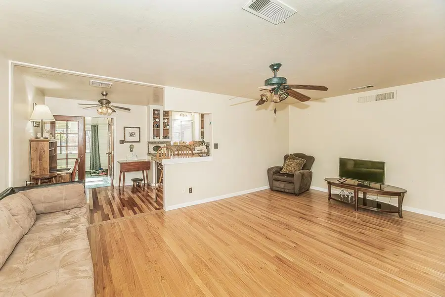 1436 S Fairway Street, Visalia, CA 93277 - Image #3