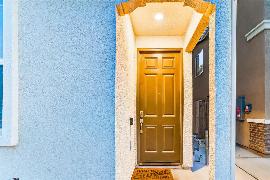 4910 E Alexander Ave, Fresno, CA 93725 - #3