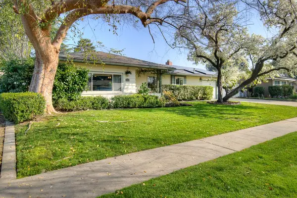 6040 N Wilson Avenue, Fresno, CA 93704