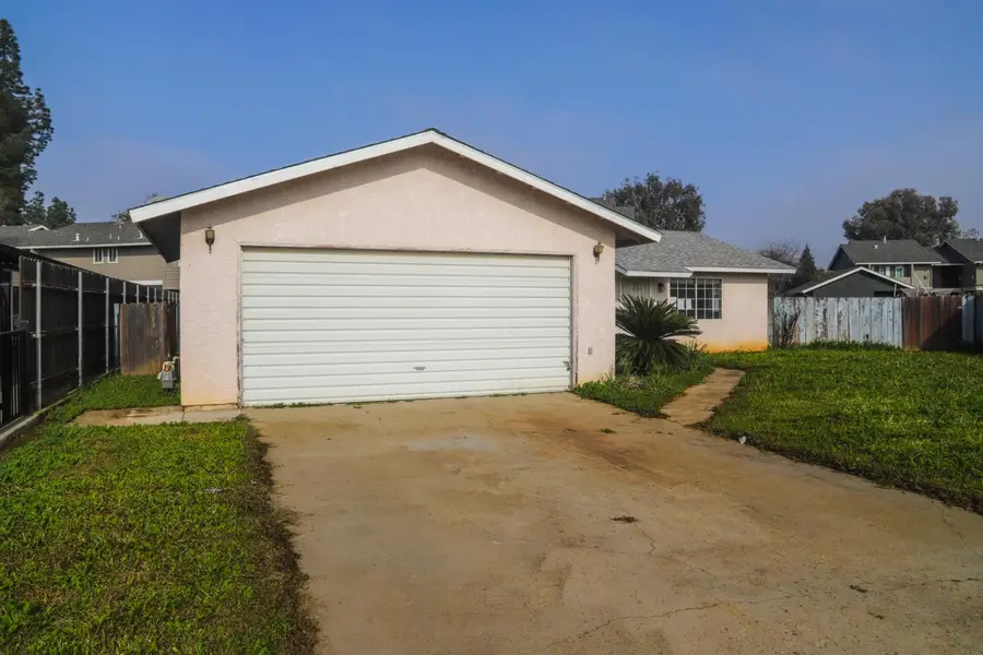 223 S Kady Avenue, Reedley, CA 93654 - Image #2