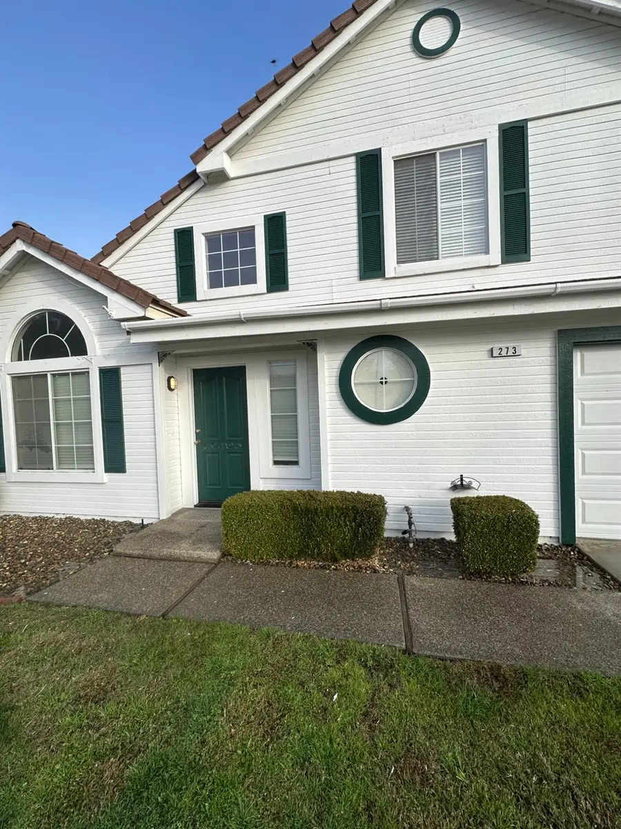 273 W Cromwell Avenue, Clovis, CA 93611 - Image #2