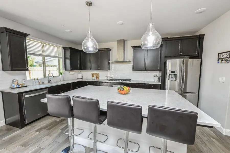 2833 N Armstrong Avenue, Fresno, CA 93727 - #2