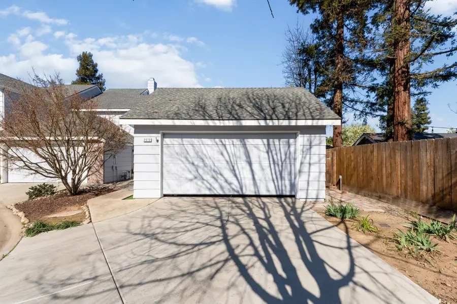 7572 N Millbrook Avenue, Fresno, CA 93720 - Image #2
