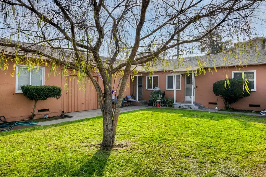 2702 E Hedges Avenue, Fresno, CA 93703 - #3