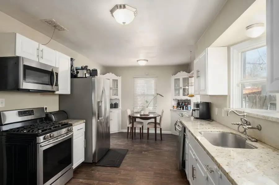 411 E Clinton Avenue, Fresno, CA 93704 - Image #3